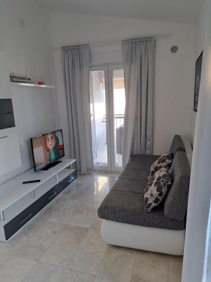 Apartman Lozancic Vir Exterior photo