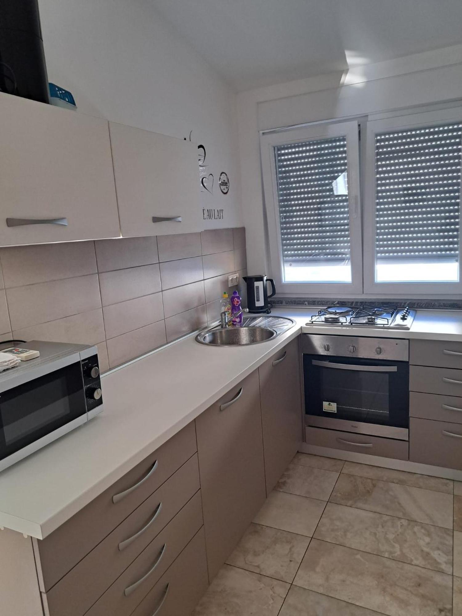 Apartman Lozancic Vir Exterior photo